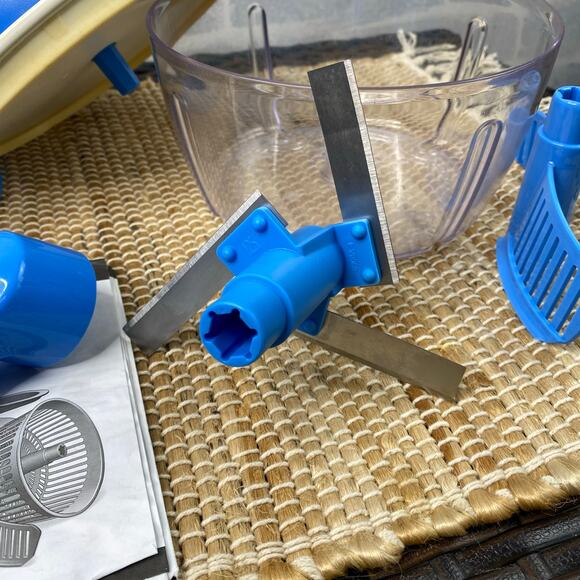 Tupperware Quick Chef Pro System Manual Food Processor, Chop, Mix, Whisk, Seal - Picture 9 of 13